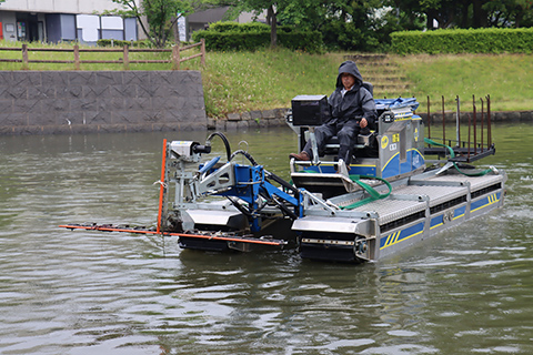 北欧からやってきた水陸両用・はたらく機械